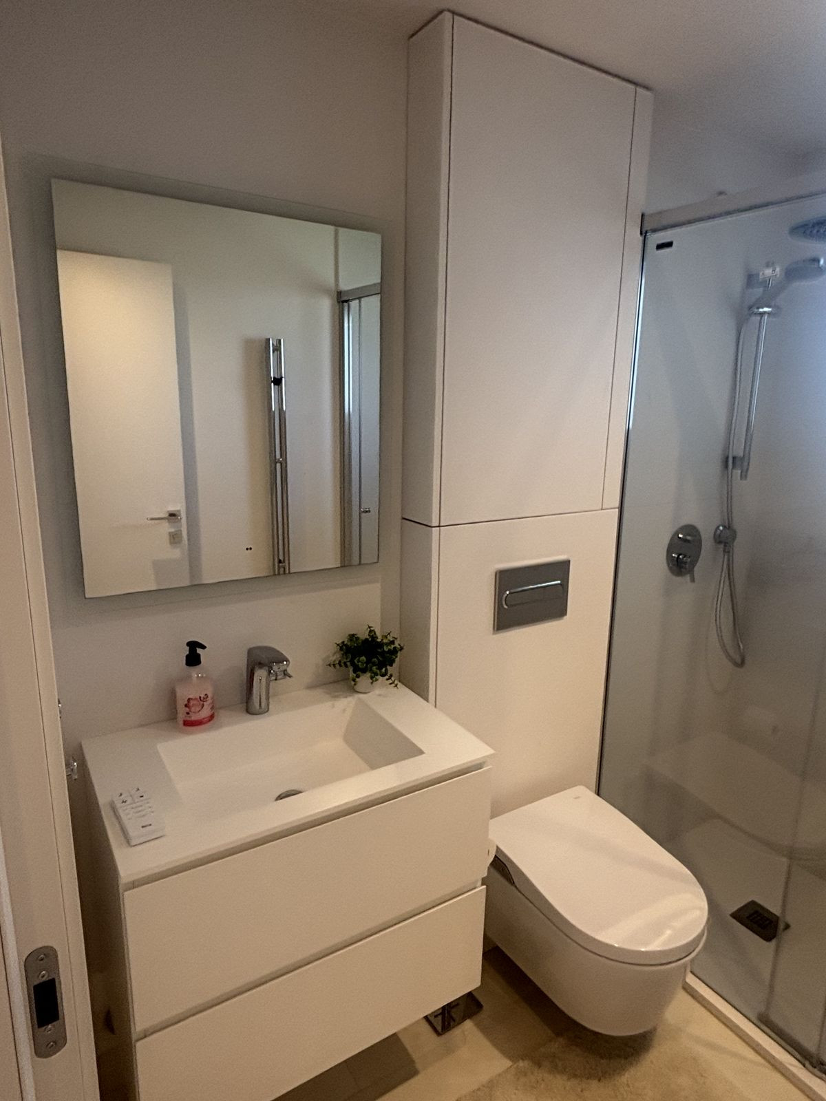 Se vende Apartamento Planta Media de 2 dormitorios en Costa Del Sol, Málaga, España