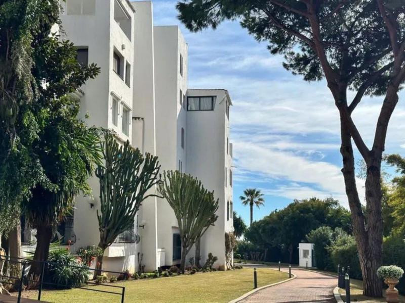 Se vende Apartamento Planta Media de 2 dormitorios en Costa Del Sol, Málaga, España