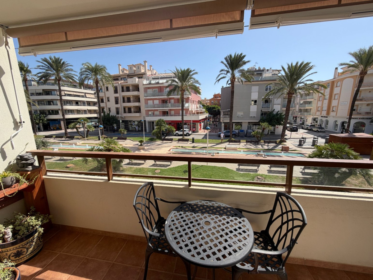 Se vende Apartamento Planta Media de 3 dormitorios en Costa Blanca, Alicante, España