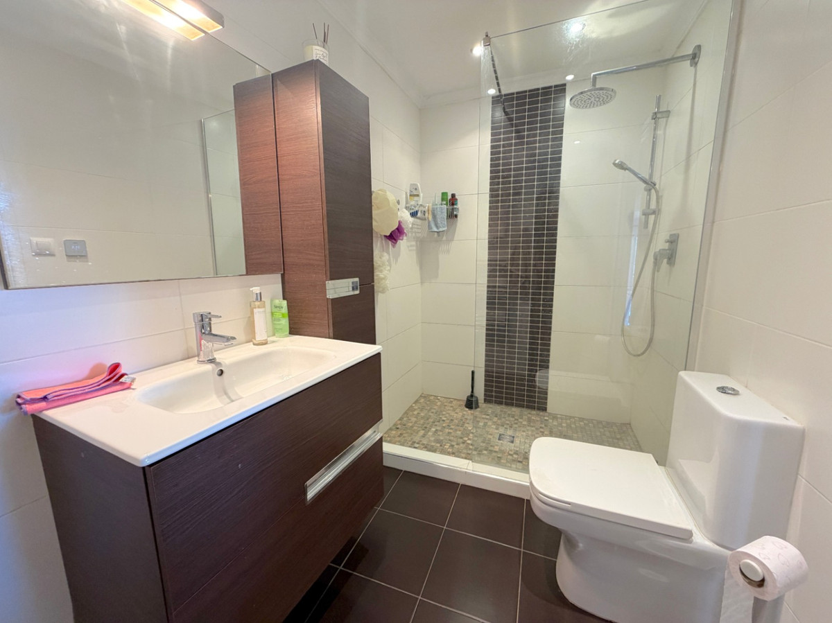 Se vende Apartamento Planta Media de 3 dormitorios en Costa Blanca, Alicante, España