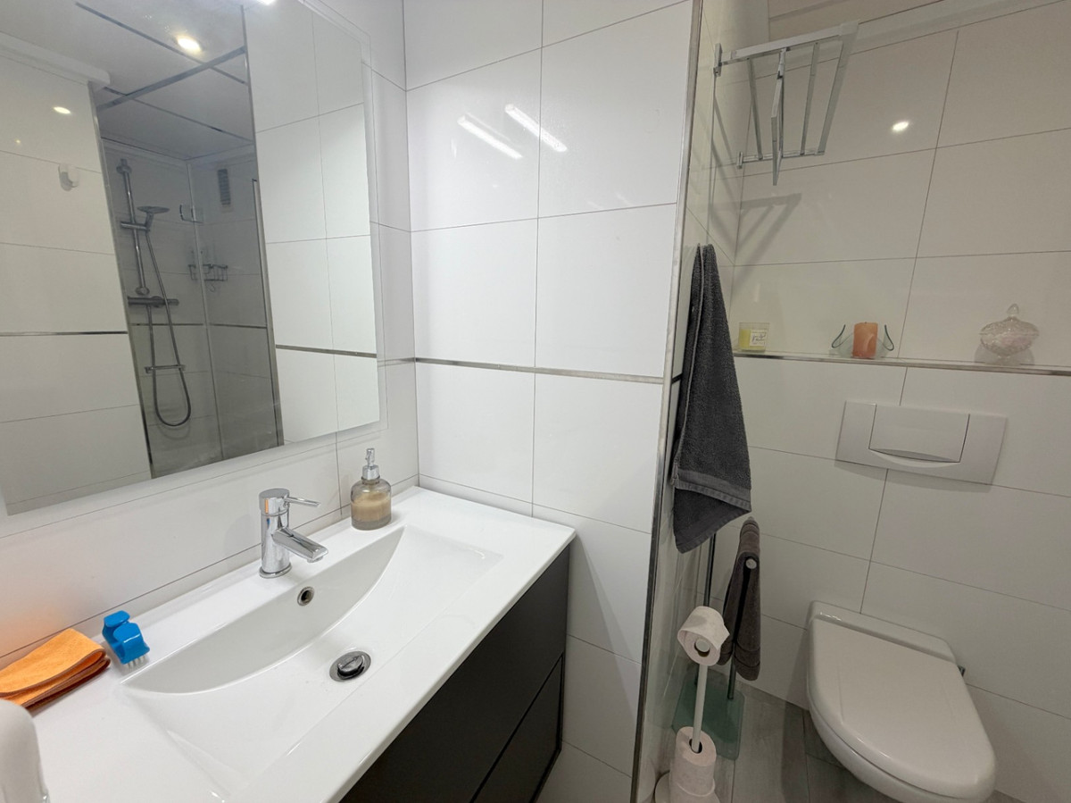 Se vende Apartamento Planta Media de 3 dormitorios en Costa Blanca, Alicante, España