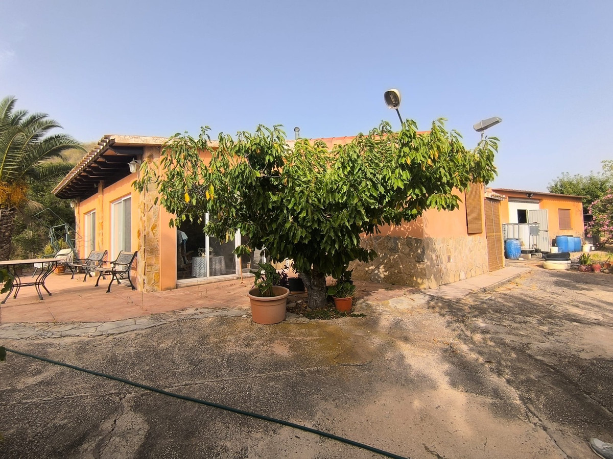 3 Bed Townhouse for sale in Pinoso Costa Blanca, Alicante, Spain
