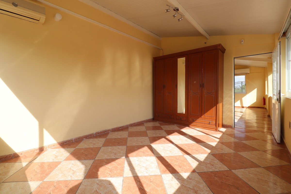 4 Bed Townhouse for sale in Heredades Costa Blanca, Alicante, Spain