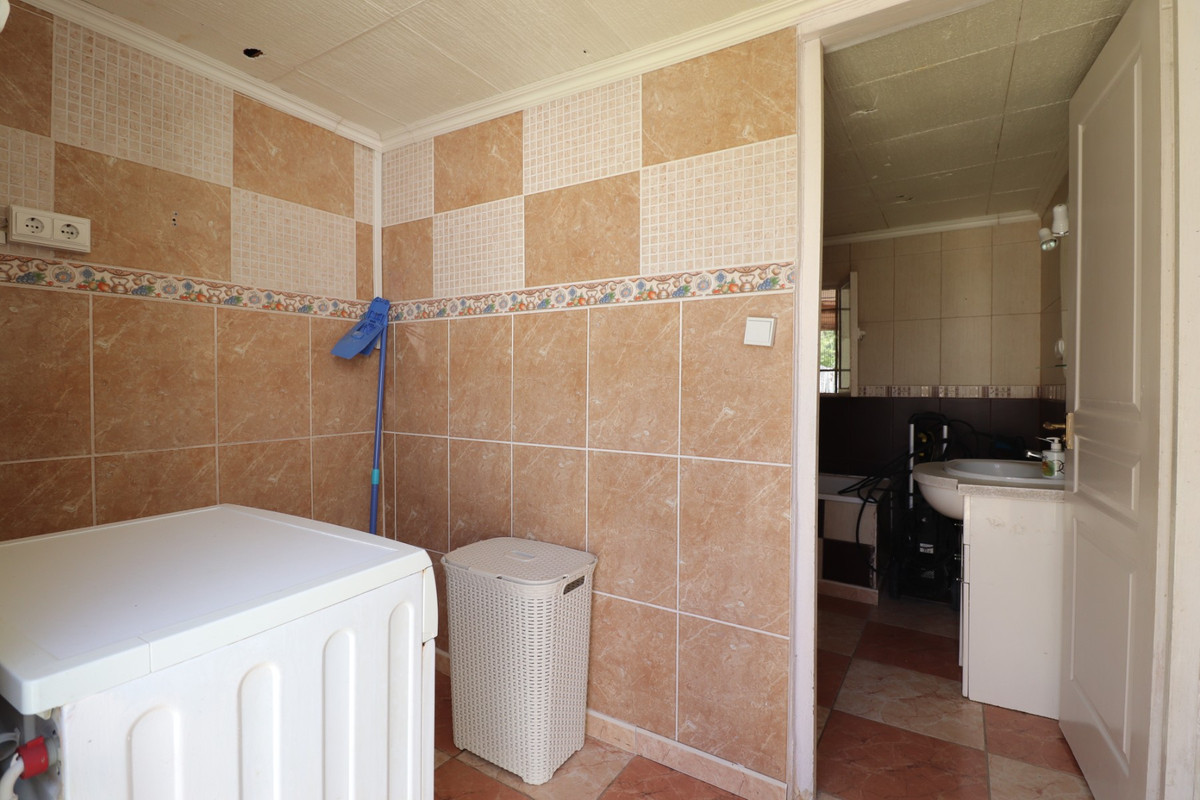 4 Bed Townhouse for sale in Heredades Costa Blanca, Alicante, Spain