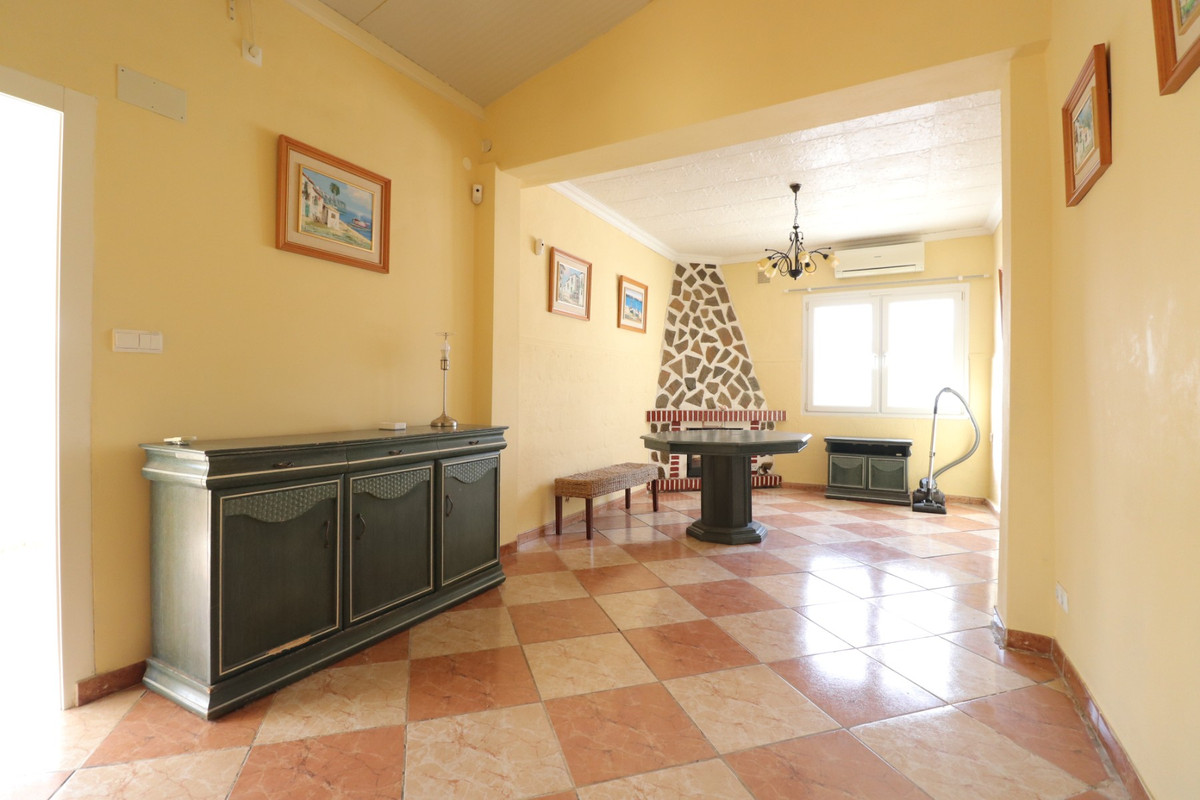 4 Bed Townhouse for sale in Heredades Costa Blanca, Alicante, Spain