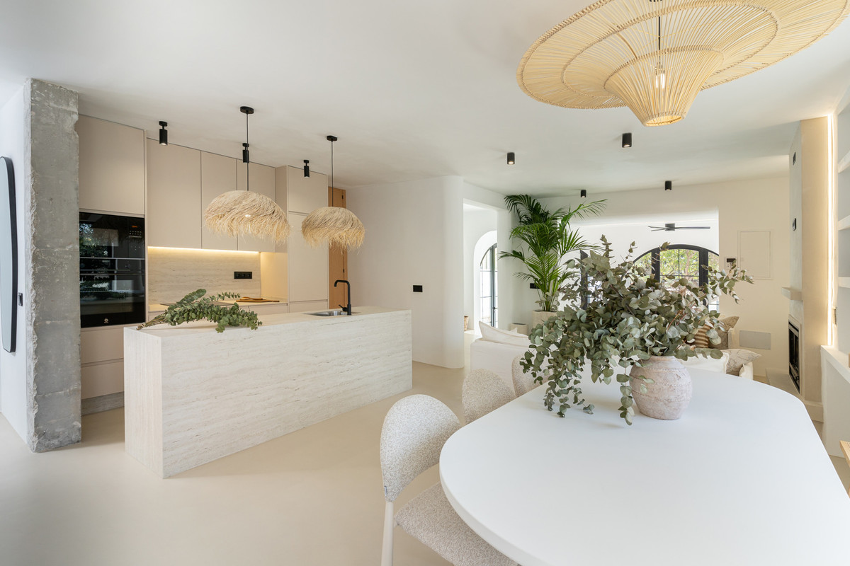 5 Bed Townhouse for sale in El Pinillo Costa Del Sol, Málaga, Spain