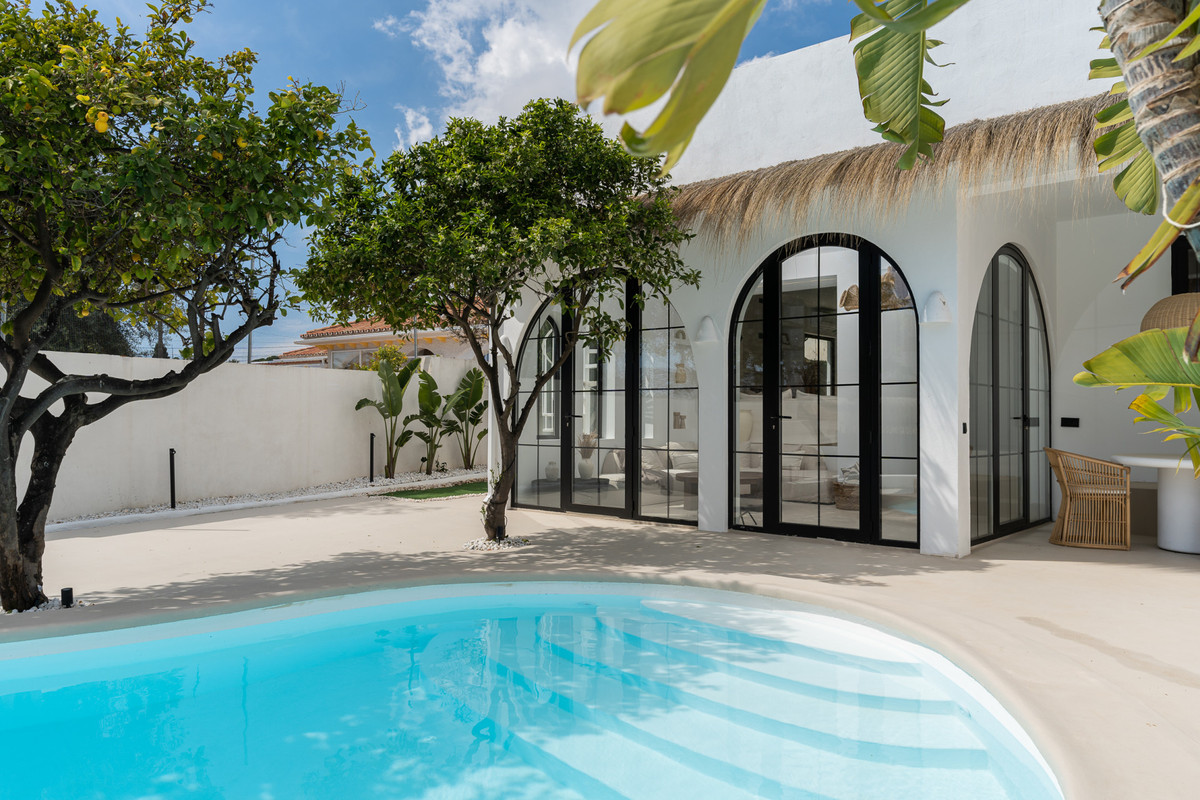 5 Bed Townhouse for sale in El Pinillo Costa Del Sol, Málaga, Spain
