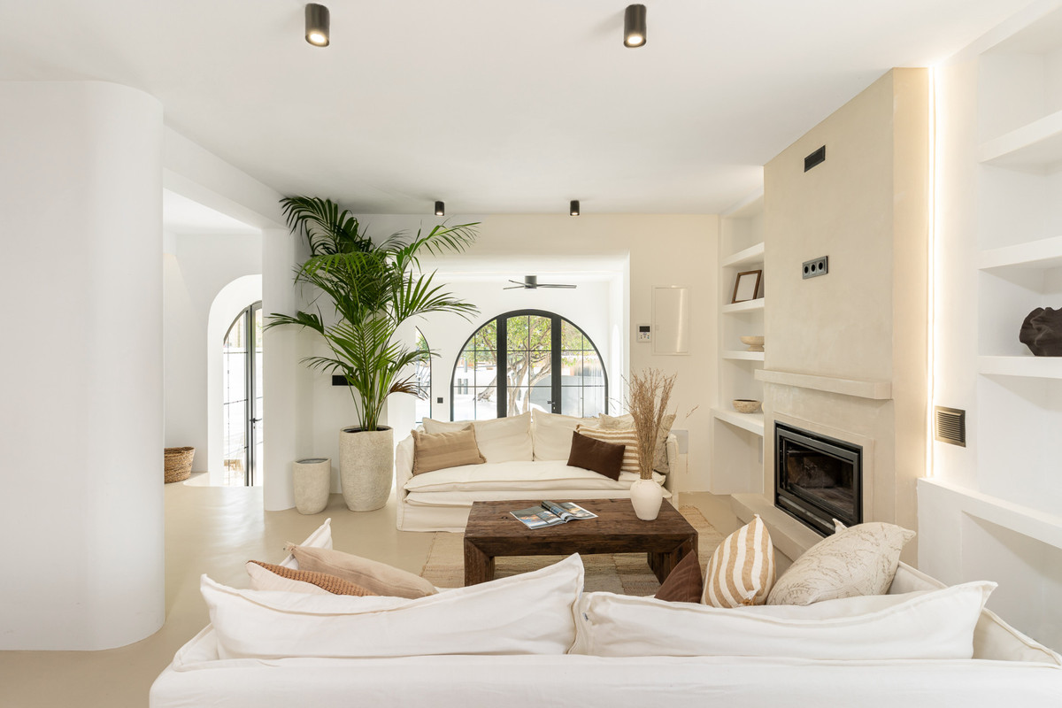 5 Bed Townhouse for sale in El Pinillo Costa Del Sol, Málaga, Spain