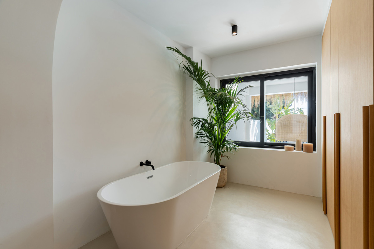 5 Bed Townhouse for sale in El Pinillo Costa Del Sol, Málaga, Spain