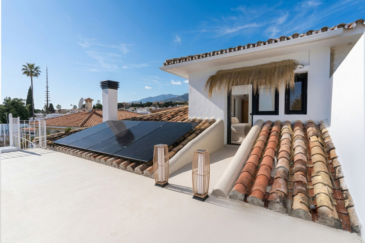 5 Bed Townhouse for sale in El Pinillo Costa Del Sol, Málaga, Spain