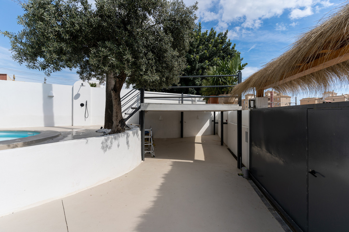 5 Bed Townhouse for sale in El Pinillo Costa Del Sol, Málaga, Spain