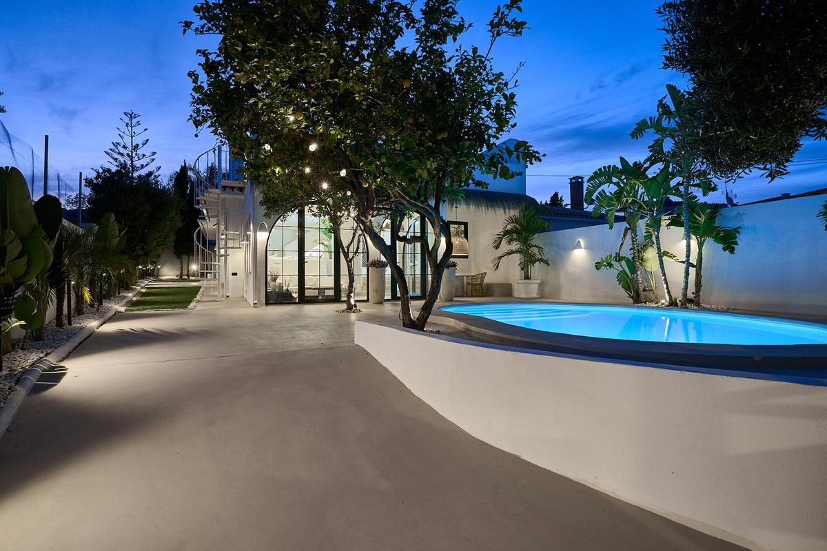 5 Bed Townhouse for sale in El Pinillo Costa Del Sol, Málaga, Spain