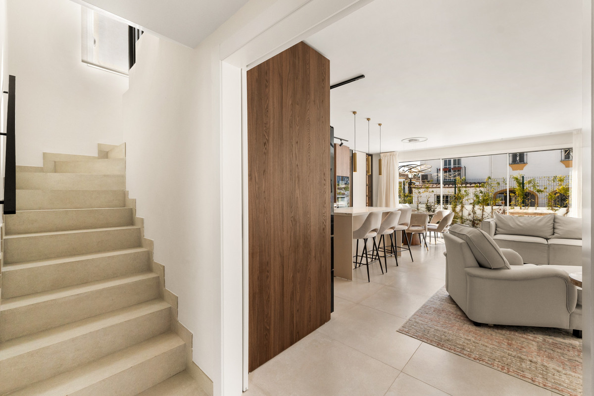 4 Bed Townhouse for sale in Estepona Costa Del Sol, Málaga, Spain