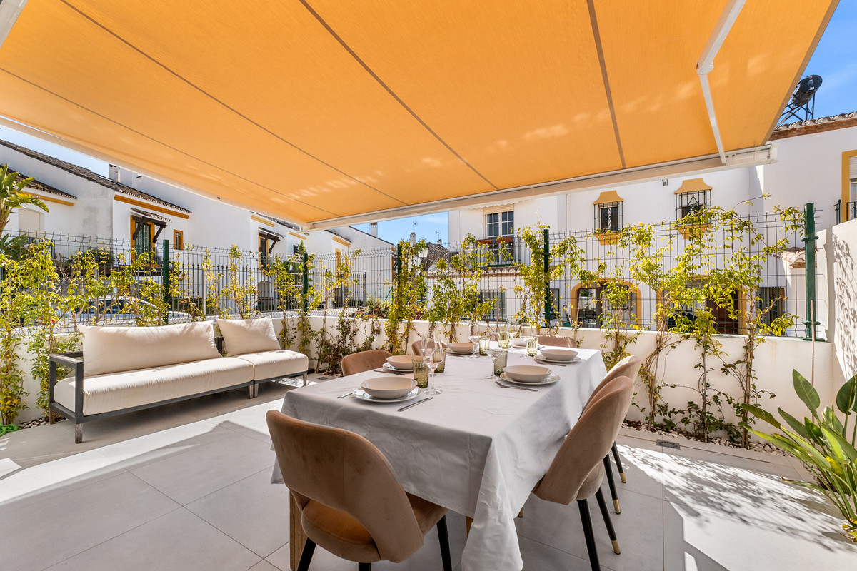 4 Bed Townhouse for sale in Estepona Costa Del Sol, Málaga, Spain