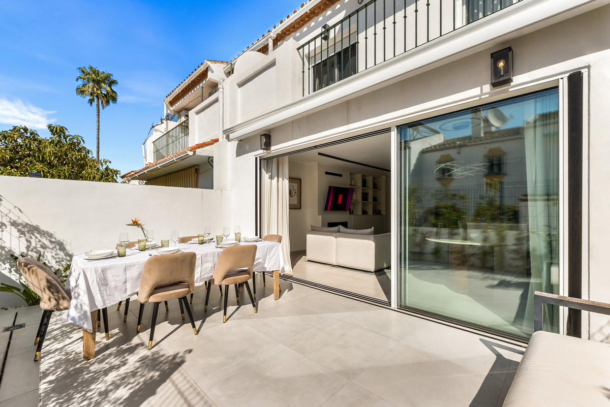 4 Bed Townhouse for sale in Estepona Costa Del Sol, Málaga, Spain
