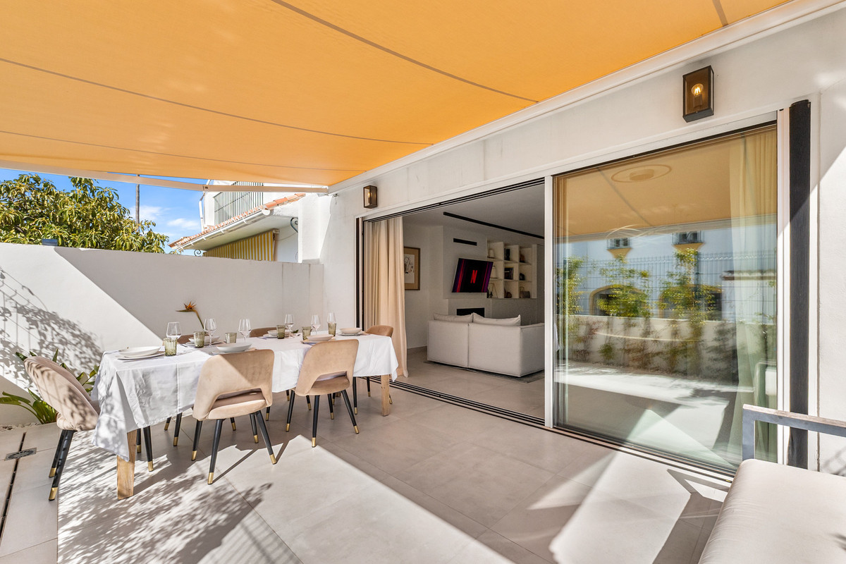 4 Bed Townhouse for sale in Estepona Costa Del Sol, Málaga, Spain