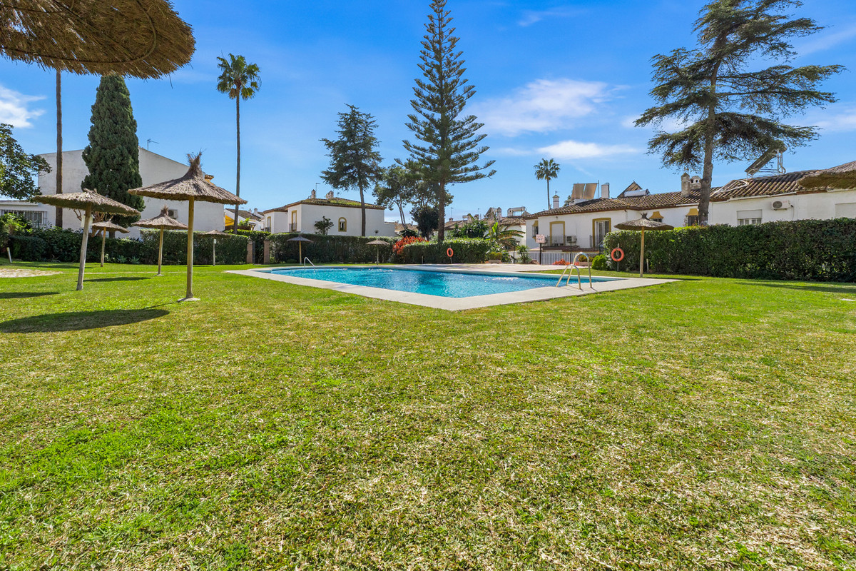 4 Bed Townhouse for sale in Estepona Costa Del Sol, Málaga, Spain