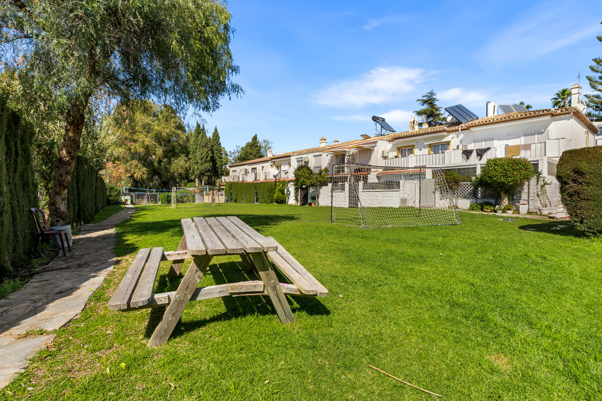 4 Bed Townhouse for sale in Estepona Costa Del Sol, Málaga, Spain