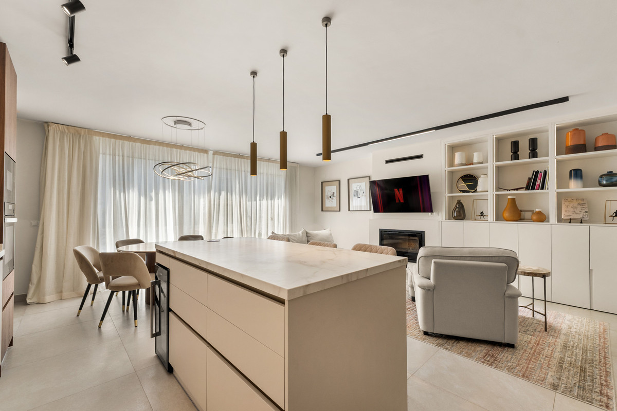 4 Bed Townhouse for sale in Estepona Costa Del Sol, Málaga, Spain