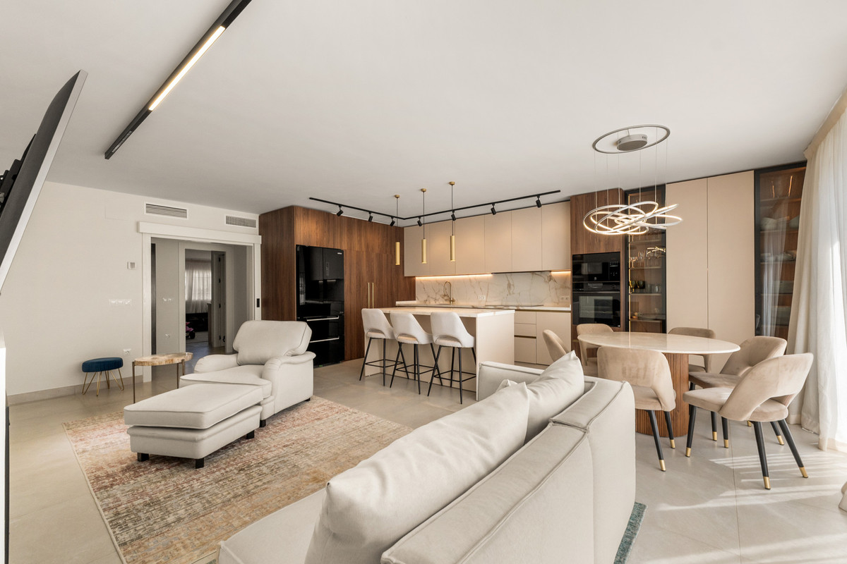 4 Bed Townhouse for sale in Estepona Costa Del Sol, Málaga, Spain