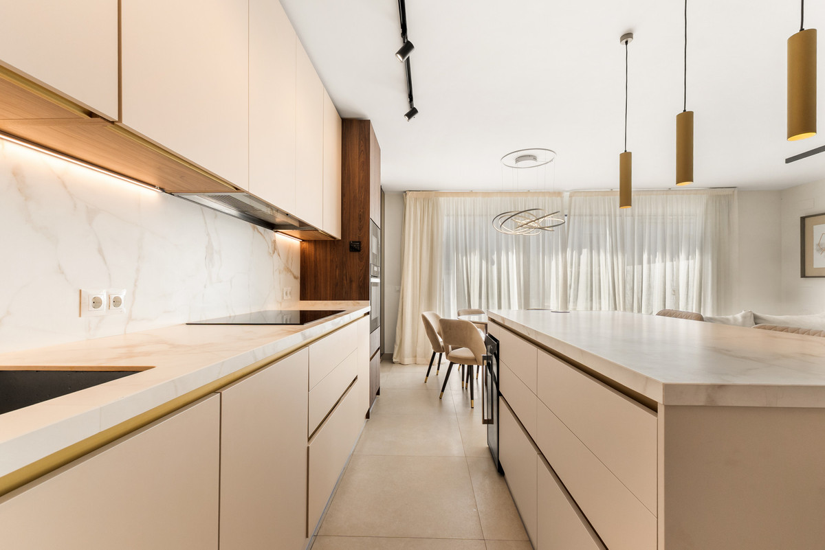 4 Bed Townhouse for sale in Estepona Costa Del Sol, Málaga, Spain