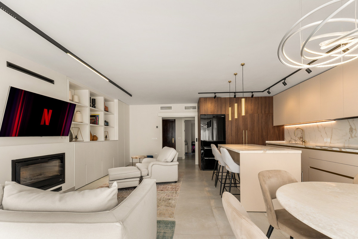 4 Bed Townhouse for sale in Estepona Costa Del Sol, Málaga, Spain