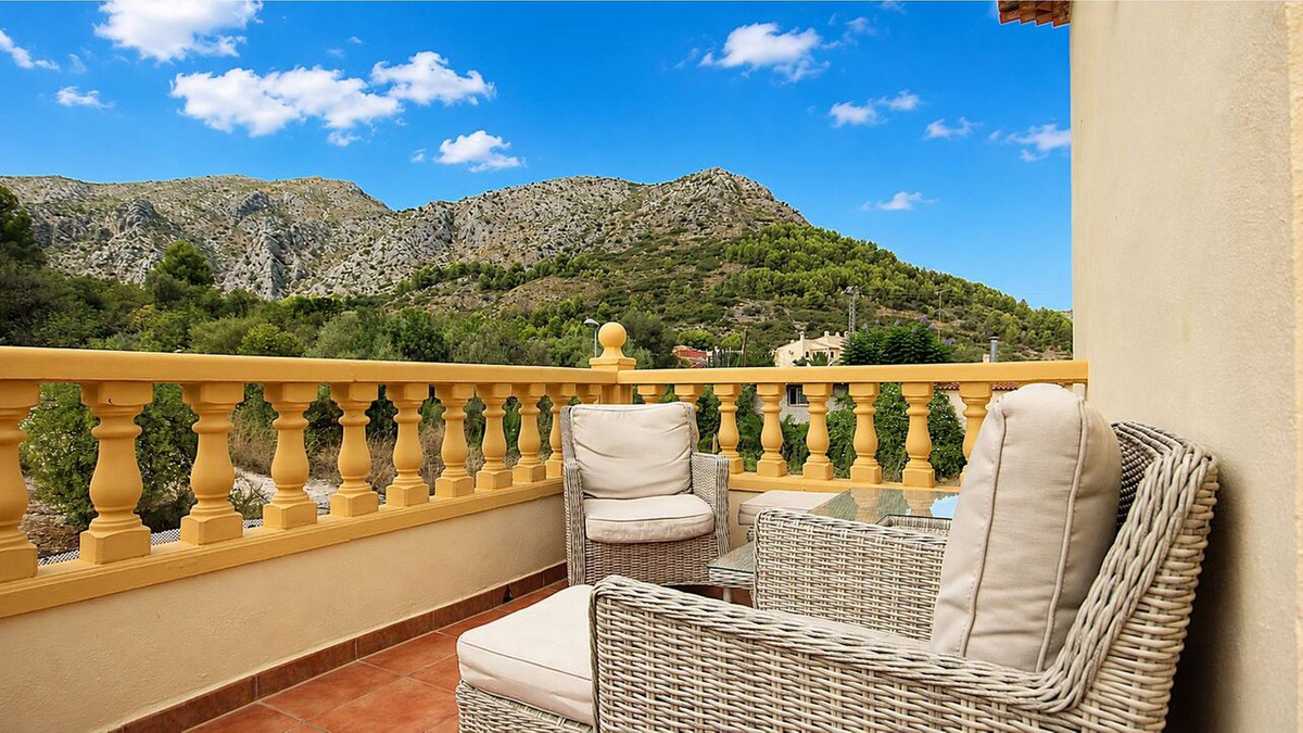 3 Bed Townhouse for sale in Sagra Costa Blanca, Alicante, Spain