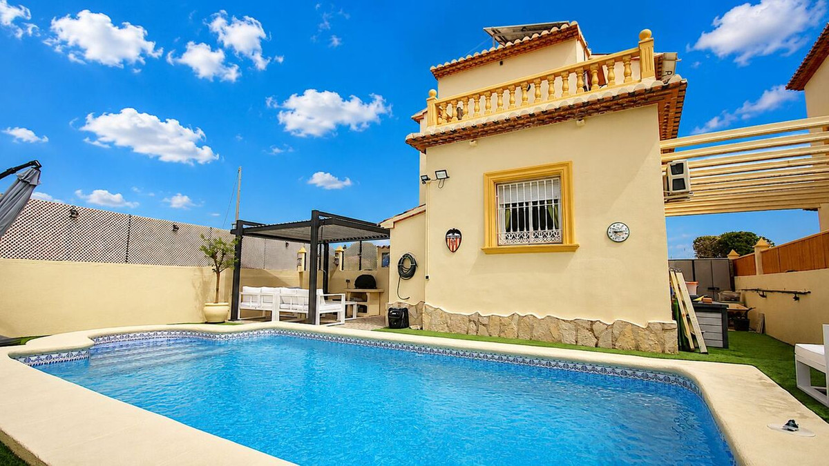 3 Bed Townhouse for sale in Sagra Costa Blanca, Alicante, Spain
