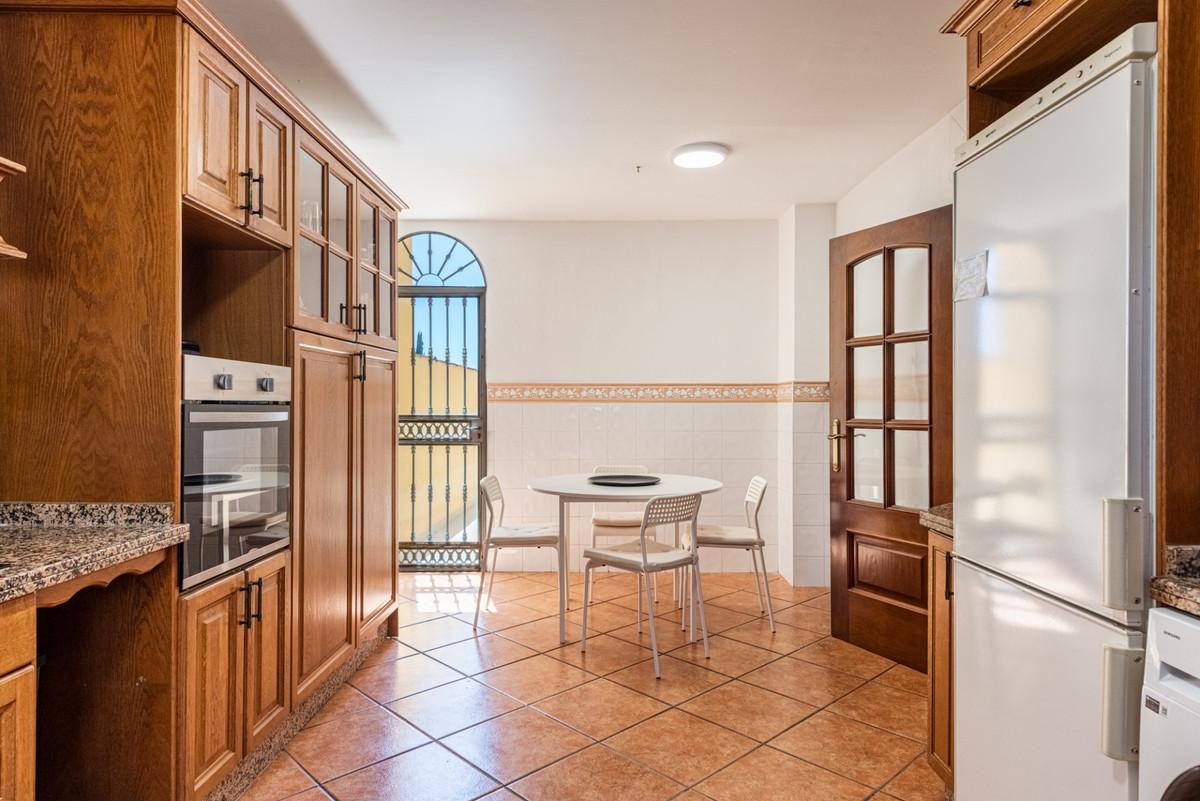 Se vende Villa - Chalet de 5 dormitorios en Costa Del Sol, Málaga, España