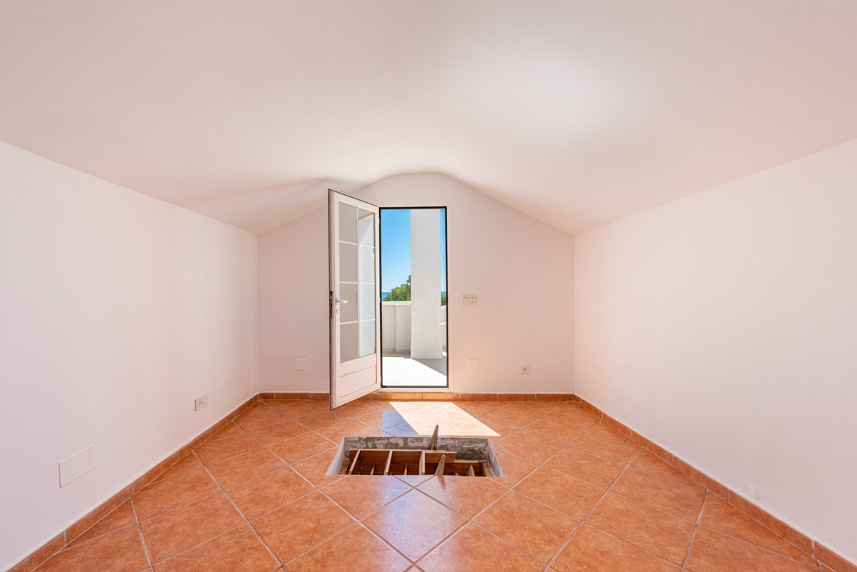 Se vende Villa - Chalet de 5 dormitorios en Costa Del Sol, Málaga, España