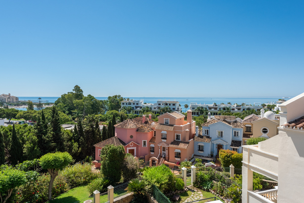 Se vende Villa - Chalet de 5 dormitorios en Costa Del Sol, Málaga, España