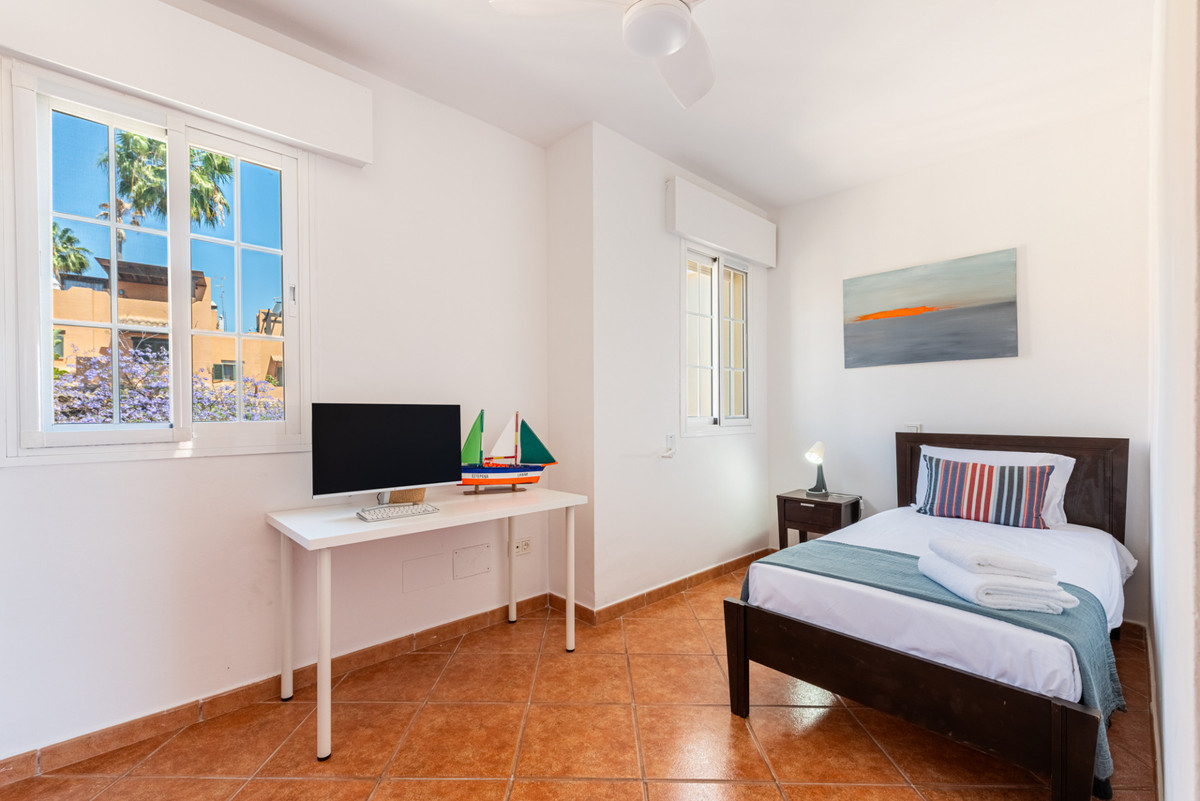 Se vende Villa - Chalet de 5 dormitorios en Costa Del Sol, Málaga, España