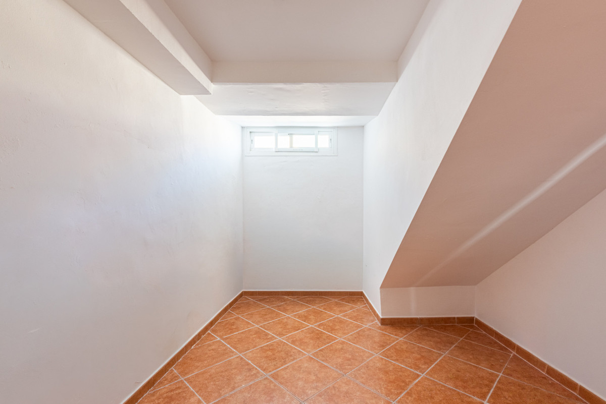 Se vende Villa - Chalet de 5 dormitorios en Costa Del Sol, Málaga, España