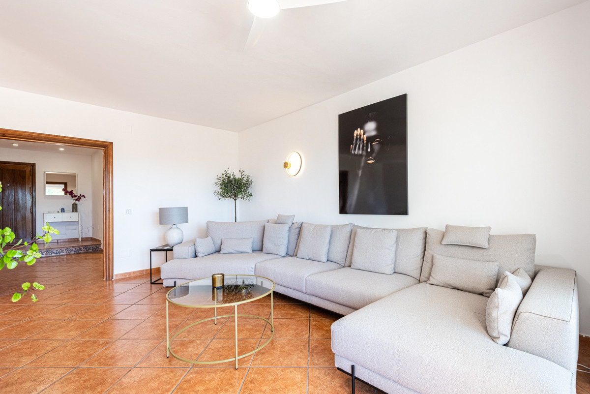 Se vende Villa - Chalet de 5 dormitorios en Costa Del Sol, Málaga, España