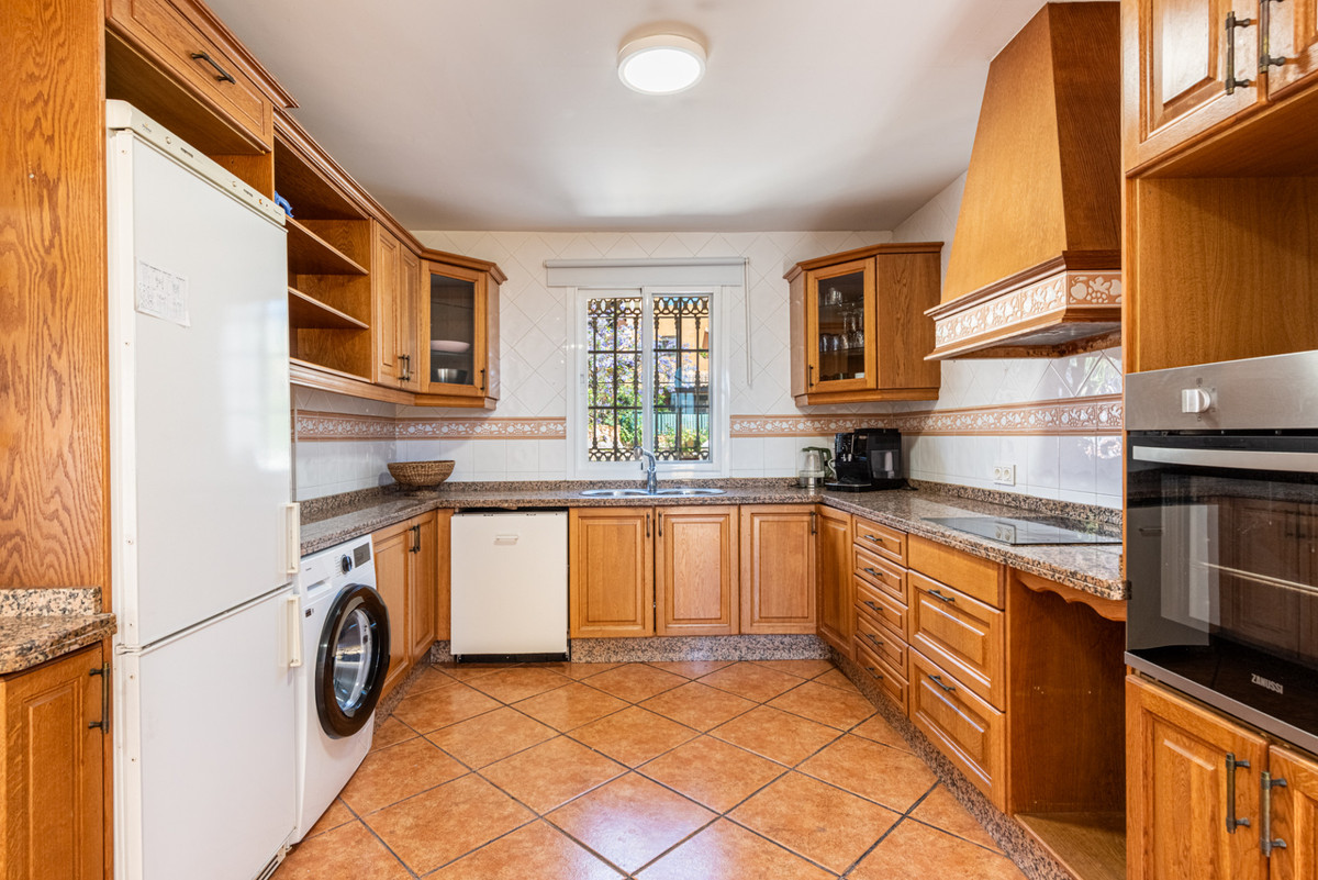 Se vende Villa - Chalet de 5 dormitorios en Costa Del Sol, Málaga, España