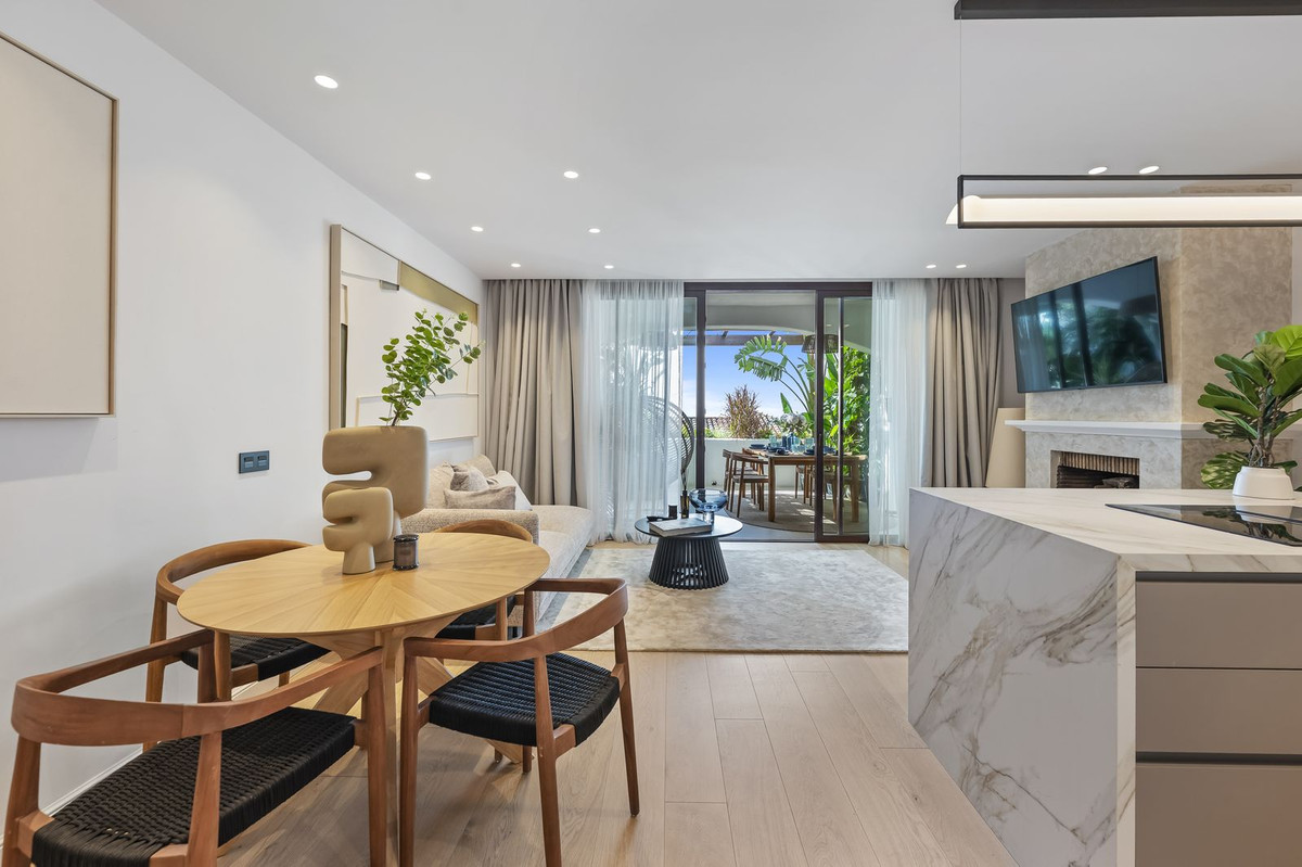 3 Bed Townhouse for sale in Benahavís Costa Del Sol, Málaga, Spain