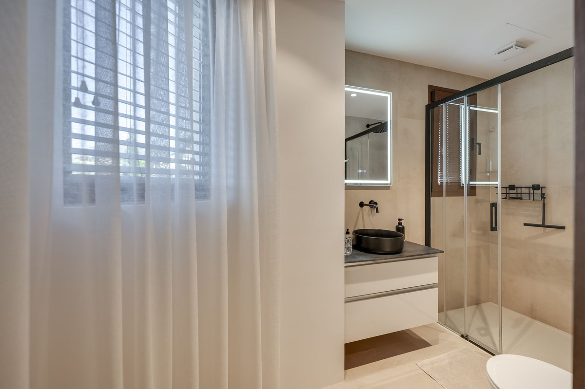 3 Bed Townhouse for sale in Benahavís Costa Del Sol, Málaga, Spain