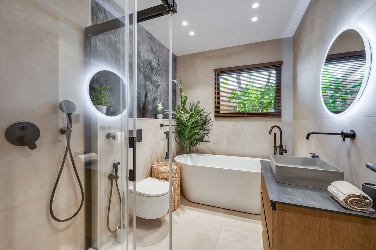3 Bed Townhouse for sale in Benahavís Costa Del Sol, Málaga, Spain