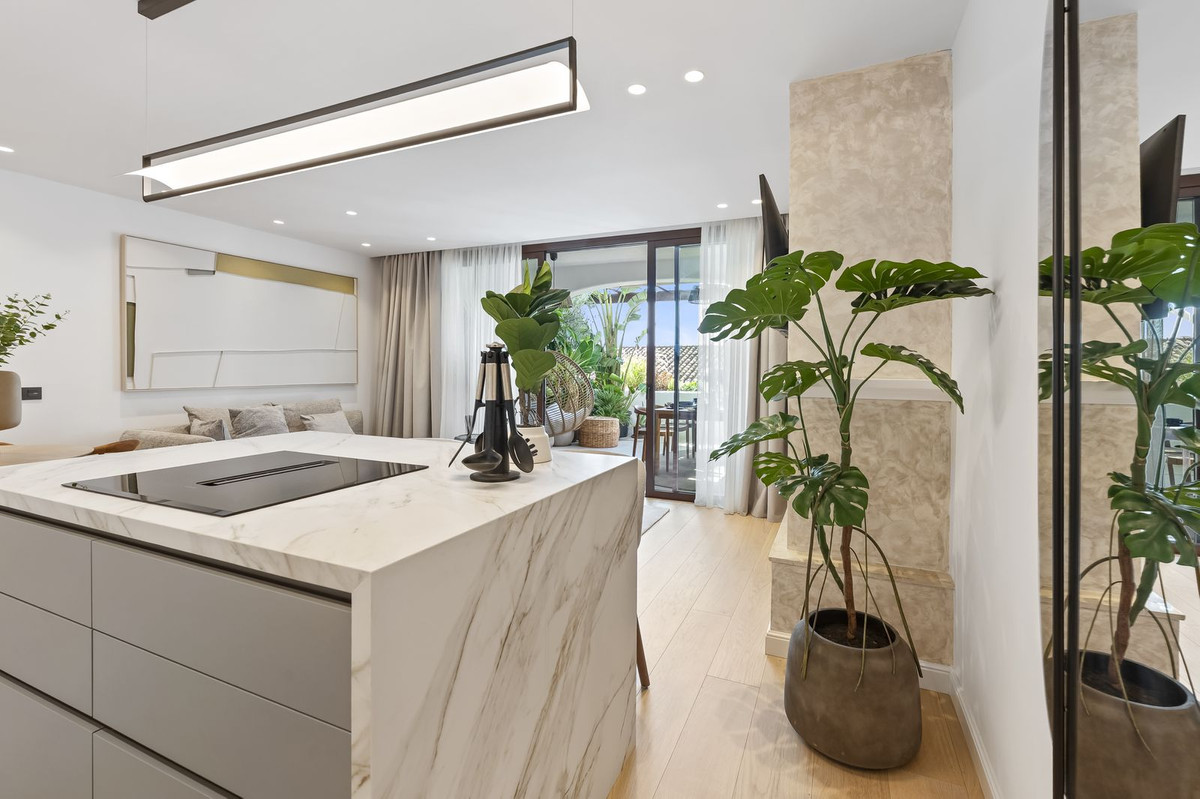 3 Bed Townhouse for sale in Benahavís Costa Del Sol, Málaga, Spain