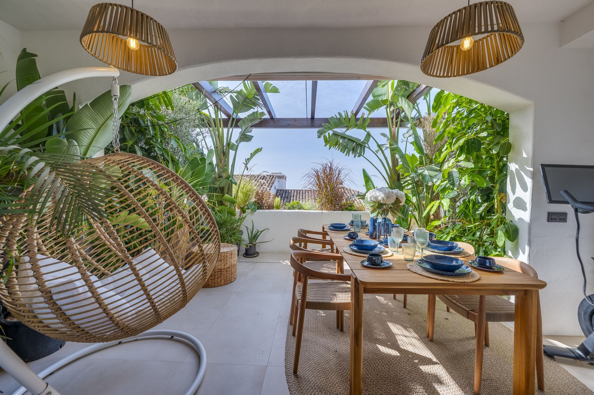 3 Bed Townhouse for sale in Benahavís Costa Del Sol, Málaga, Spain