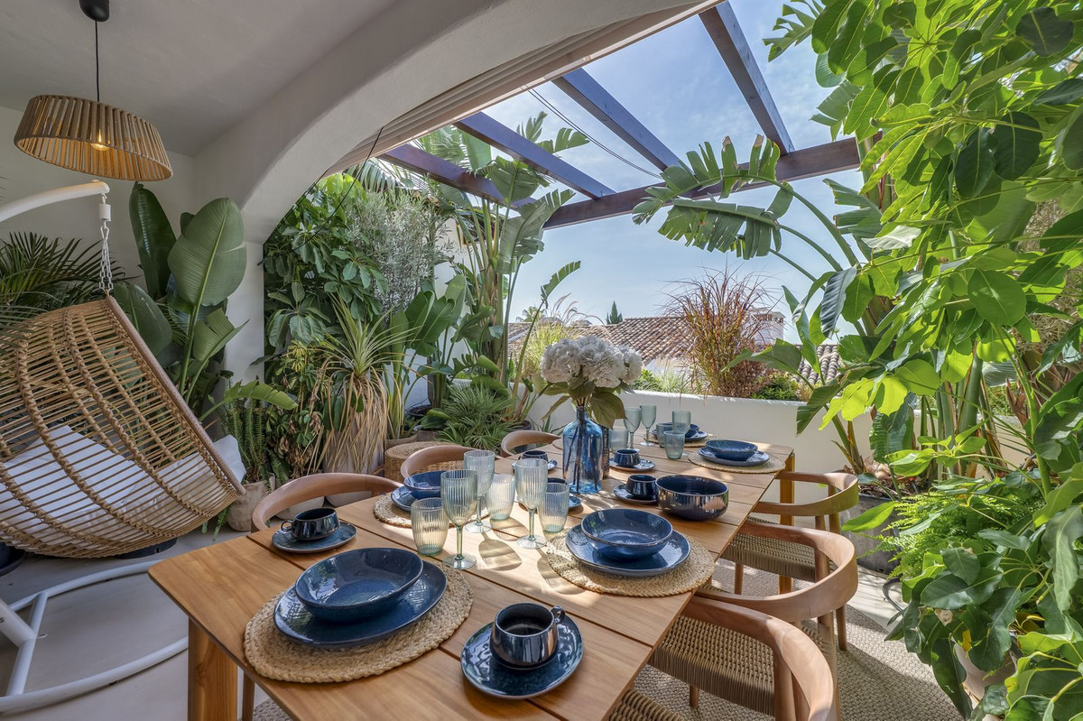 3 Bed Townhouse for sale in Benahavís Costa Del Sol, Málaga, Spain