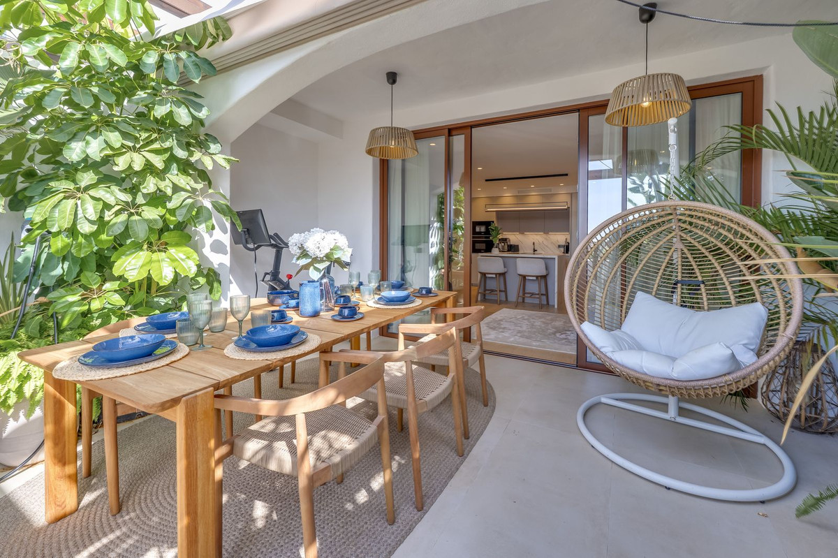 3 Bed Townhouse for sale in Benahavís Costa Del Sol, Málaga, Spain