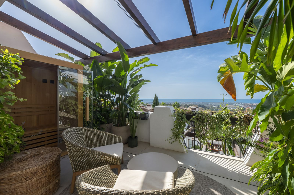 3 Bed Townhouse for sale in Benahavís Costa Del Sol, Málaga, Spain