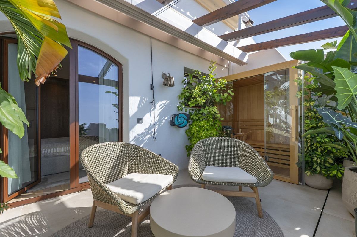 3 Bed Townhouse for sale in Benahavís Costa Del Sol, Málaga, Spain