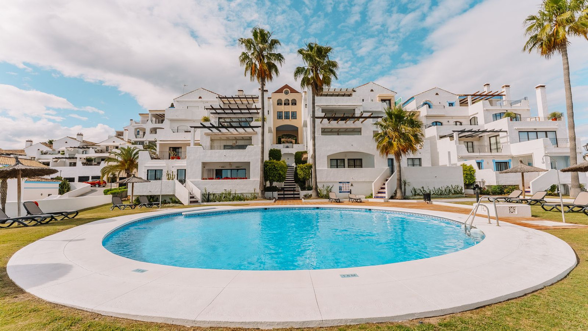 3 Bed Townhouse for sale in Benahavís Costa Del Sol, Málaga, Spain