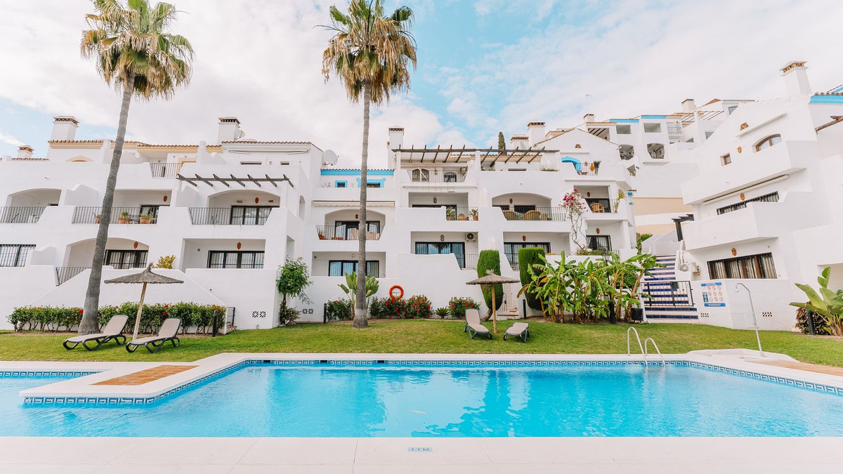3 Bed Townhouse for sale in Benahavís Costa Del Sol, Málaga, Spain
