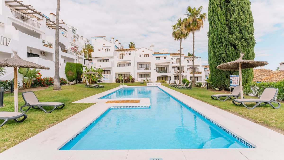 3 Bed Townhouse for sale in Benahavís Costa Del Sol, Málaga, Spain