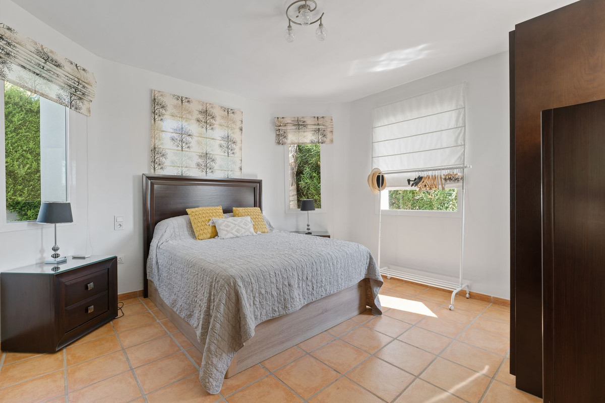 4 Bed Townhouse for sale in Coín Costa Del Sol, Málaga, Spain
