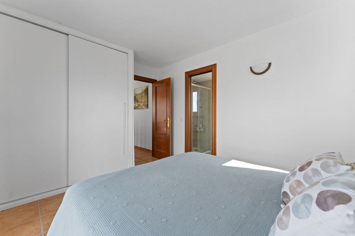 4 Bed Townhouse for sale in Coín Costa Del Sol, Málaga, Spain