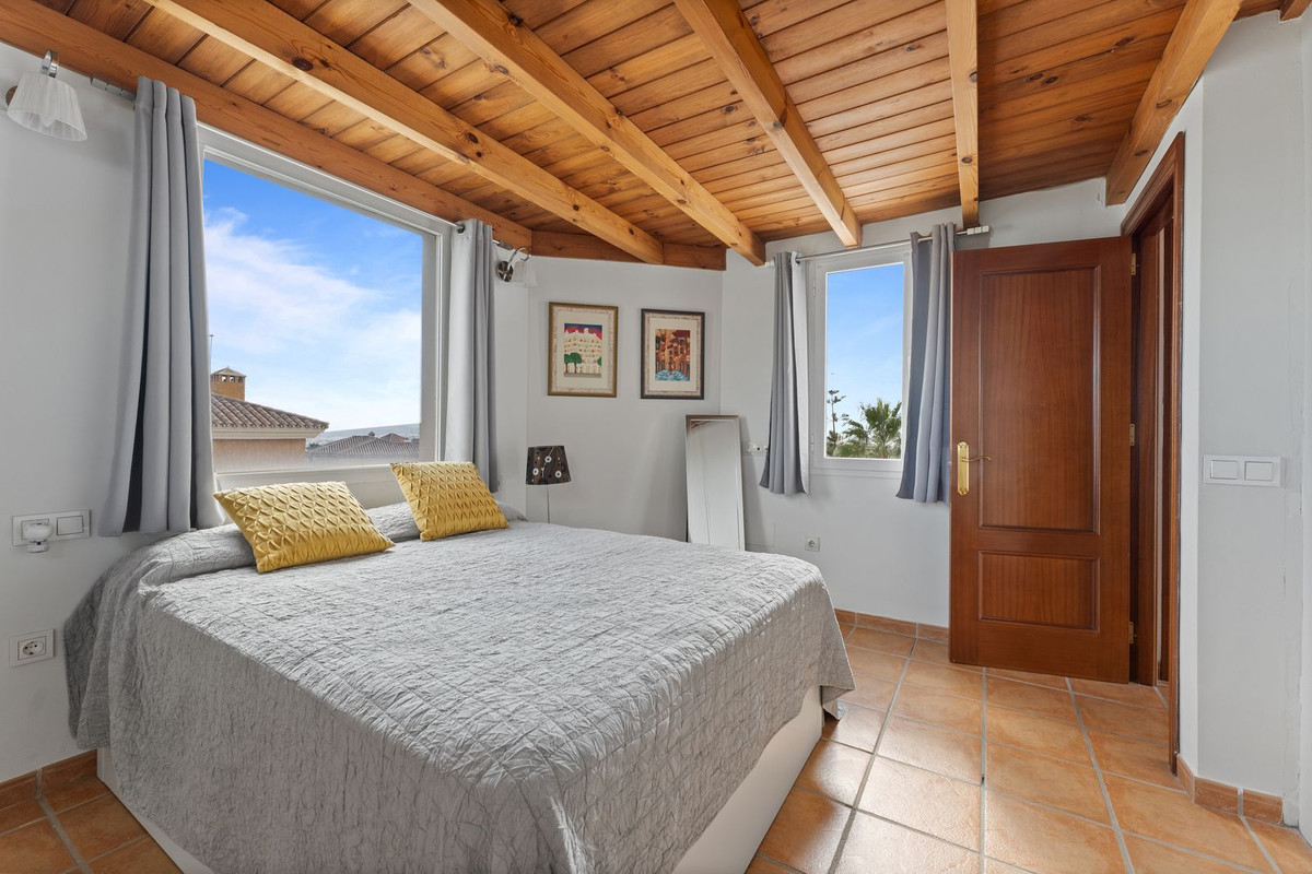 4 Bed Townhouse for sale in Coín Costa Del Sol, Málaga, Spain